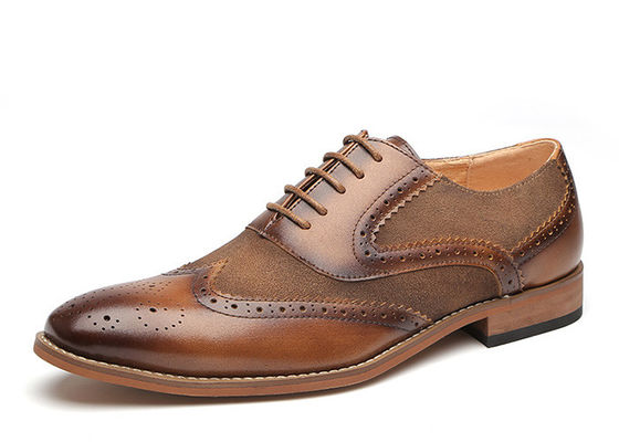สีดํา / สีน้ําตาล ส้นเท้าขนาบผู้ชายรองเท้า Brogue Oxford ส้นเท้าแต่ง