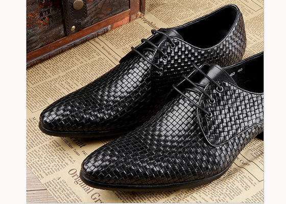 รองเท้าเดรสสีบอร์กุนด์สําหรับผู้ชาย รองเท้าหนังเก่าอิตาลี Goodyear