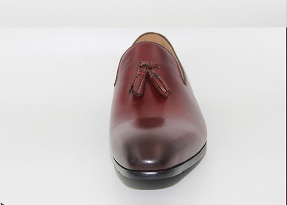 Tassel รองเท้าส้นต่ํา รองเท้าแต่งงาน Loafers สไตล์ Bullock Round Toe รองเท้าอ็อกซ์ฟอร์ด