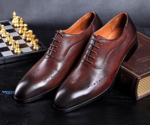 แฟชั่นผู้ชาย ชุดประจํา รองเท้า Brogue ซ่อน ส้นสูง รองเท้าหนังสําหรับผู้ชาย