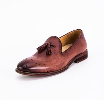 สัมเมอร์สีน้ําตาล ชายหนัง Loafers รองเท้าสลิปบน Brogue Tassel Loafers
