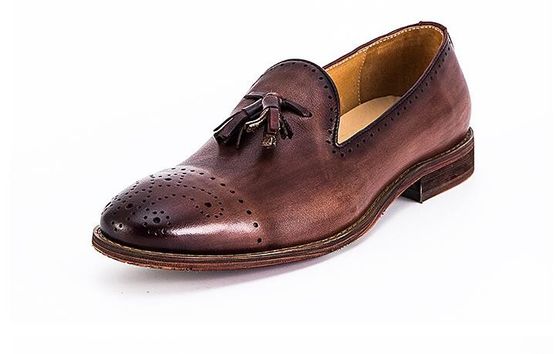 สัมเมอร์สีน้ําตาล ชายหนัง Loafers รองเท้าสลิปบน Brogue Tassel Loafers