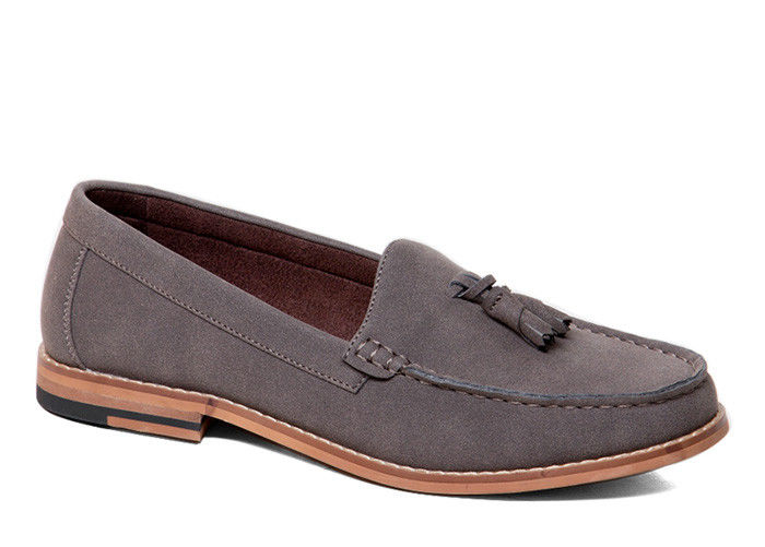 สีเทา ผู้ชาย Suede Slip On Dress รองเท้าแฟชั่น ผู้ชาย Casual Flats สําหรับงานเลี้ยง