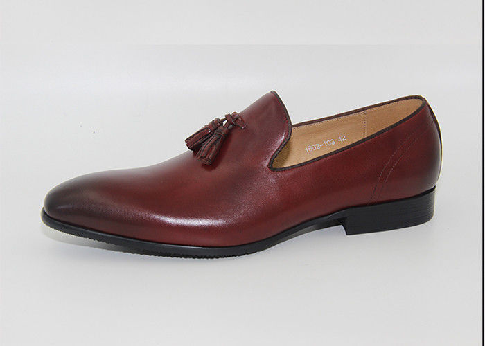 Tassel รองเท้าส้นต่ํา รองเท้าแต่งงาน Loafers สไตล์ Bullock Round Toe รองเท้าอ็อกซ์ฟอร์ด